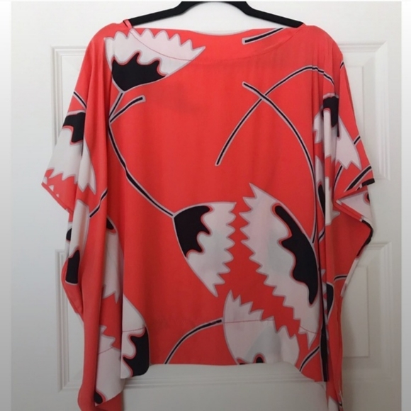 Diane Von Furstenberg floral top - Picture 2 of 4